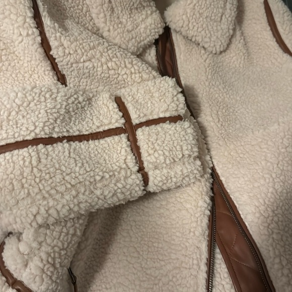 NWOT BearPaw Cream and Brown Teddy Jacket Full Zip - Picture 8 of 10